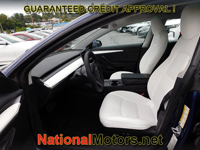 Tesla Model 3 Vehicle Full-screen Gallery Image 13