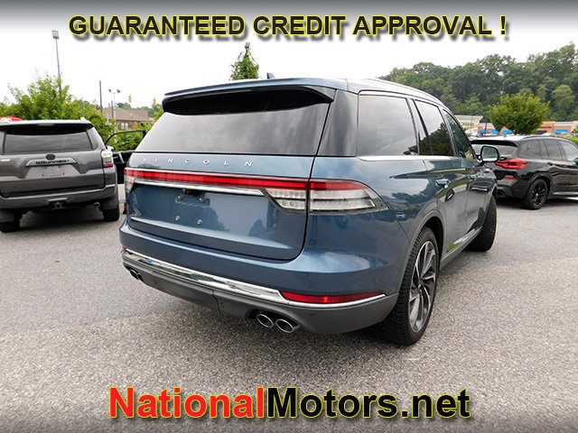 Lincoln Aviator Vehicle Full-screen Gallery Image 05