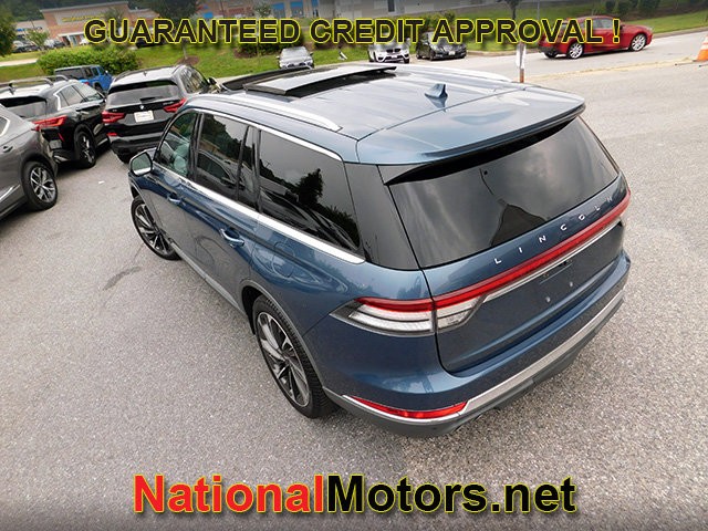 Lincoln Aviator Vehicle Full-screen Gallery Image 07