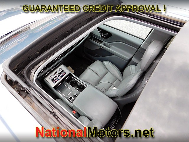 Lincoln Aviator Vehicle Full-screen Gallery Image 09