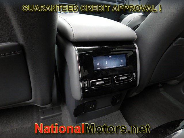 Lincoln Aviator Vehicle Full-screen Gallery Image 17