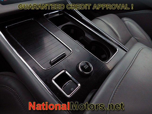 Lincoln Aviator Vehicle Full-screen Gallery Image 24