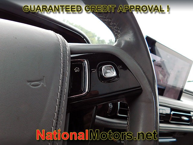 Lincoln Aviator Vehicle Full-screen Gallery Image 25