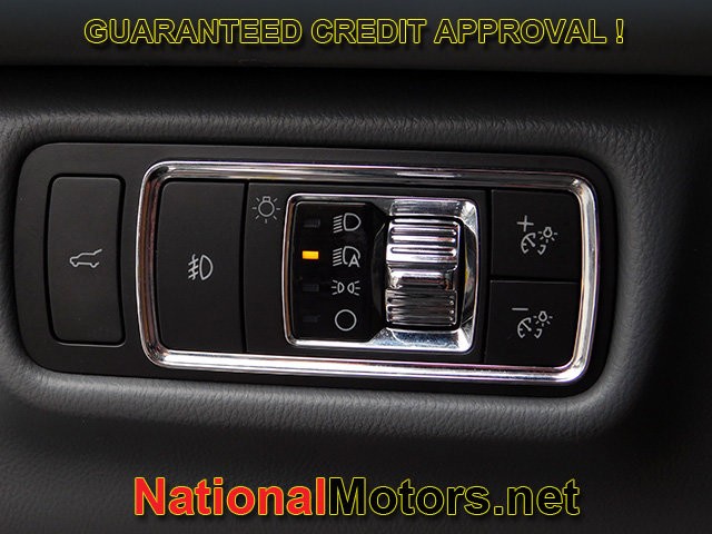 Lincoln Aviator Vehicle Full-screen Gallery Image 28