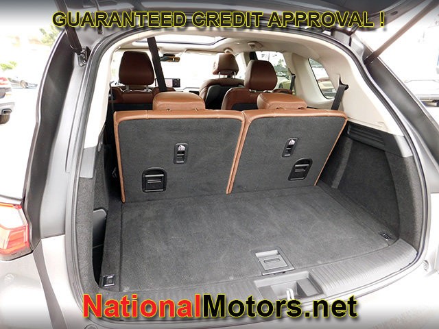Acura MDX Vehicle Full-screen Gallery Image 09