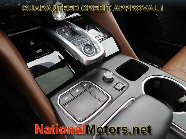 Acura MDX Vehicle Full-screen Gallery Image 26