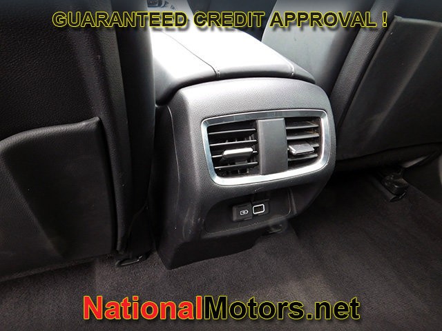Acura RDX Vehicle Full-screen Gallery Image 14