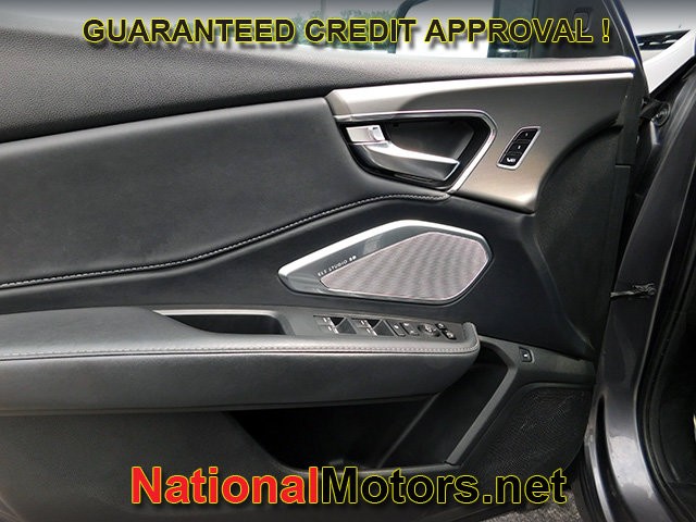 Acura RDX Vehicle Full-screen Gallery Image 16