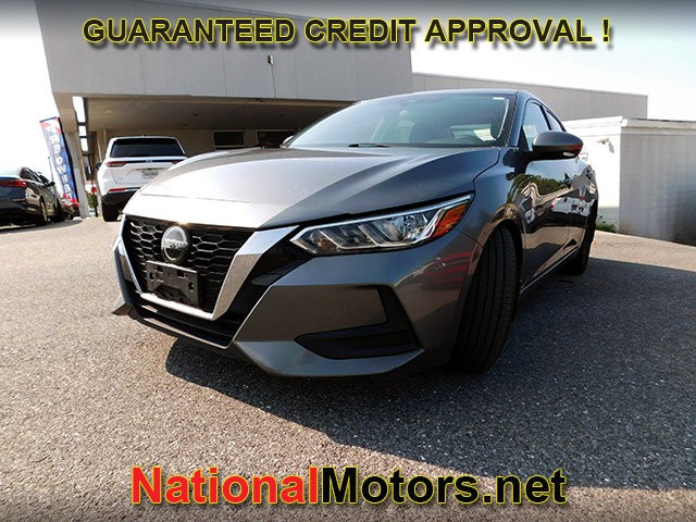 Nissan Sentra Vehicle Full-screen Gallery Image 03