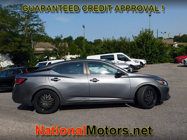 Nissan Sentra Vehicle Full-screen Gallery Image 04