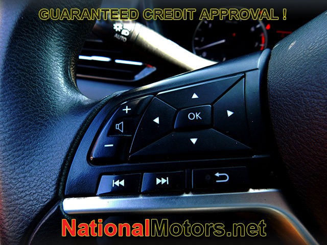 Nissan Sentra Vehicle Full-screen Gallery Image 15