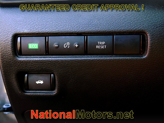 Nissan Sentra Vehicle Full-screen Gallery Image 17