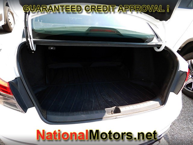 Honda Civic Sedan Vehicle Full-screen Gallery Image 05