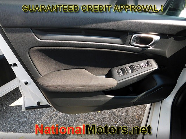 Honda Civic Sedan Vehicle Full-screen Gallery Image 10