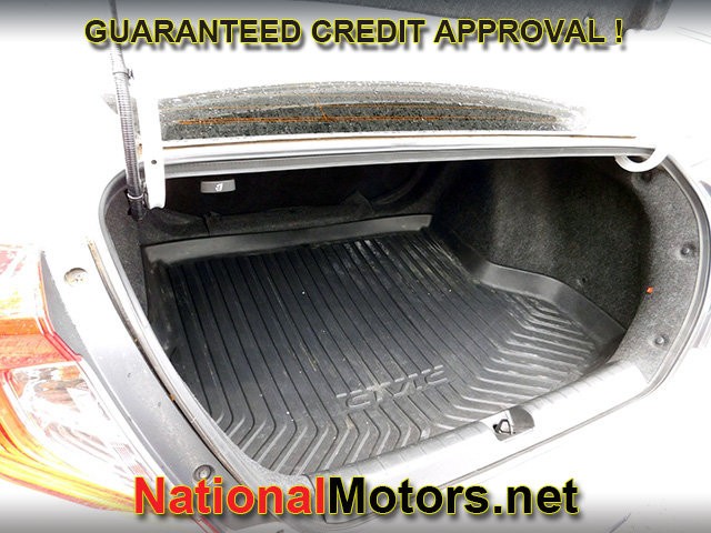 Honda Civic Sedan Vehicle Full-screen Gallery Image 05