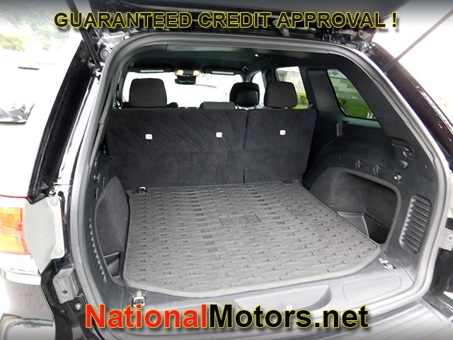 Jeep Grand Cherokee Vehicle Full-screen Gallery Image 10