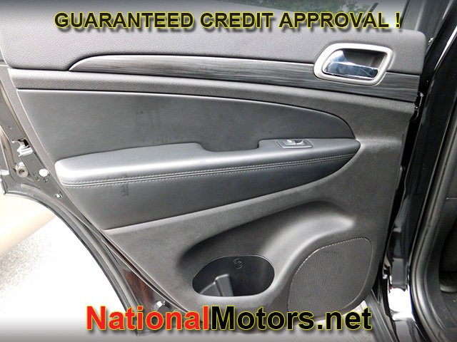 Jeep Grand Cherokee Vehicle Full-screen Gallery Image 11