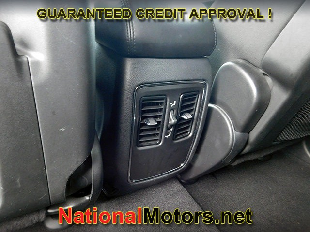Jeep Grand Cherokee Vehicle Full-screen Gallery Image 13