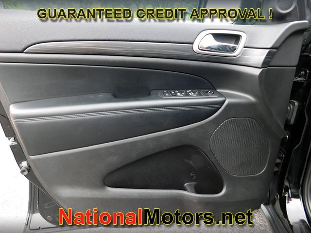 Jeep Grand Cherokee Vehicle Full-screen Gallery Image 15
