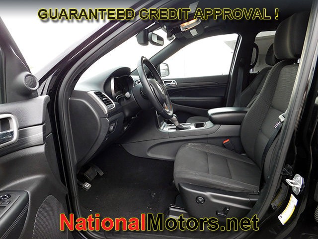 Jeep Grand Cherokee Vehicle Full-screen Gallery Image 16