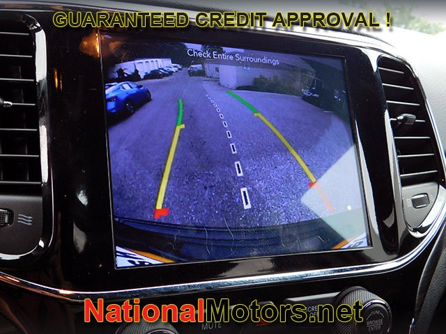 Jeep Grand Cherokee Vehicle Full-screen Gallery Image 19