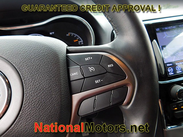 Jeep Grand Cherokee Vehicle Full-screen Gallery Image 22
