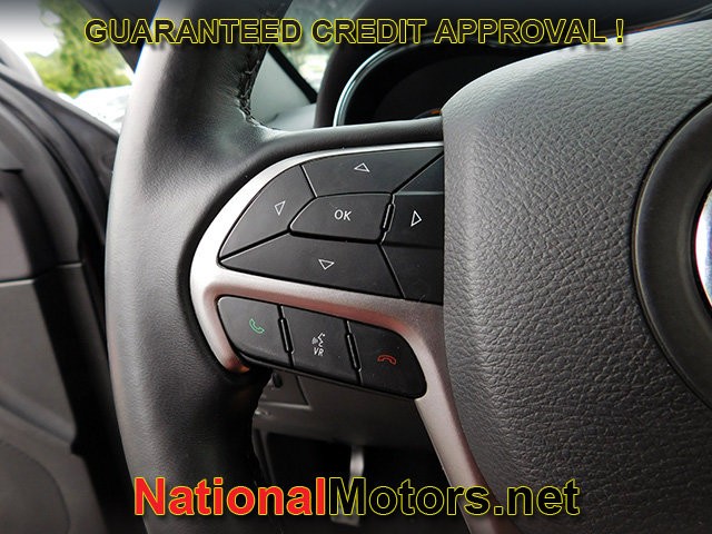 Jeep Grand Cherokee Vehicle Full-screen Gallery Image 23