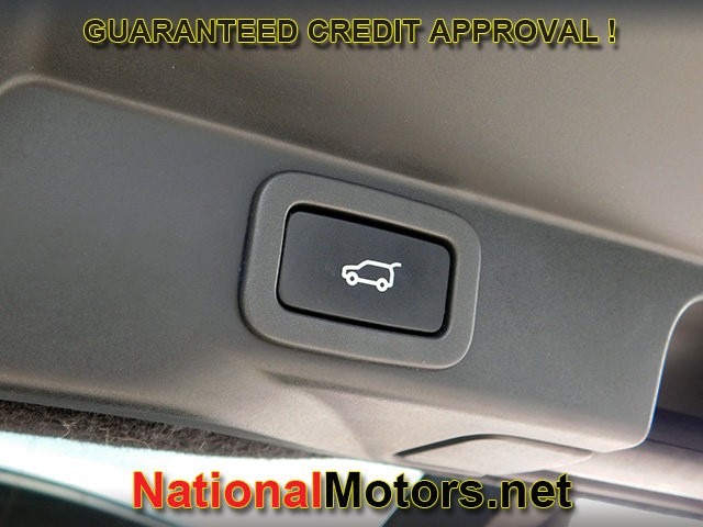 Land Rover Range Rover Sport Vehicle Full-screen Gallery Image 08