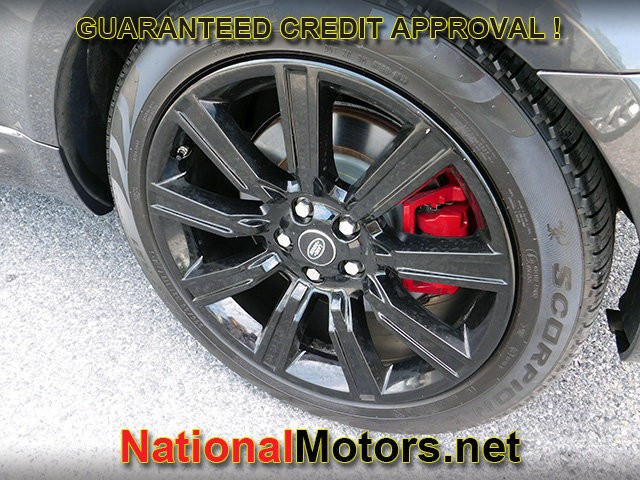 Land Rover Range Rover Sport Vehicle Full-screen Gallery Image 09