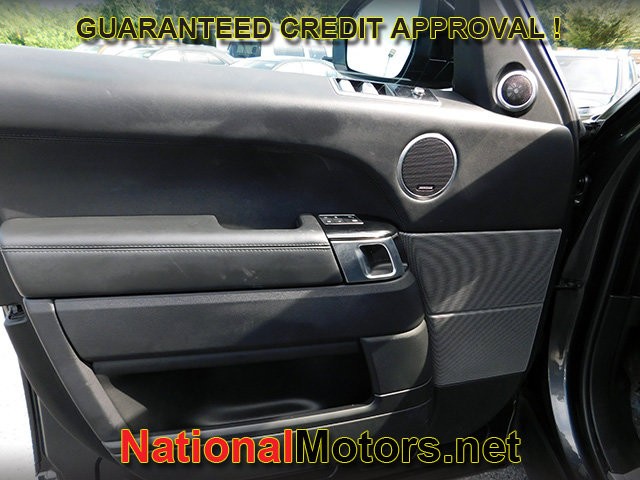 Land Rover Range Rover Sport Vehicle Full-screen Gallery Image 16