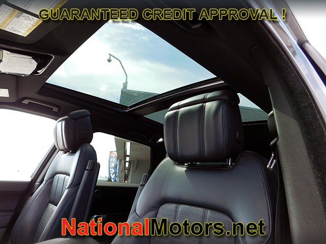 Land Rover Range Rover Sport Vehicle Full-screen Gallery Image 21