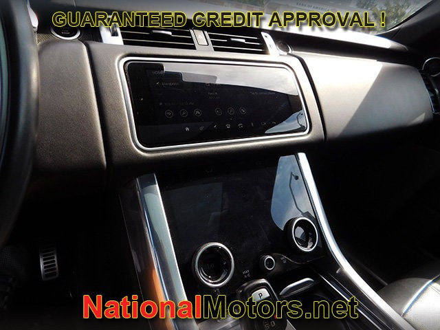 Land Rover Range Rover Sport Vehicle Full-screen Gallery Image 22