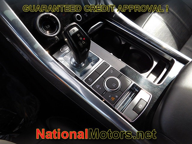 Land Rover Range Rover Sport Vehicle Full-screen Gallery Image 25