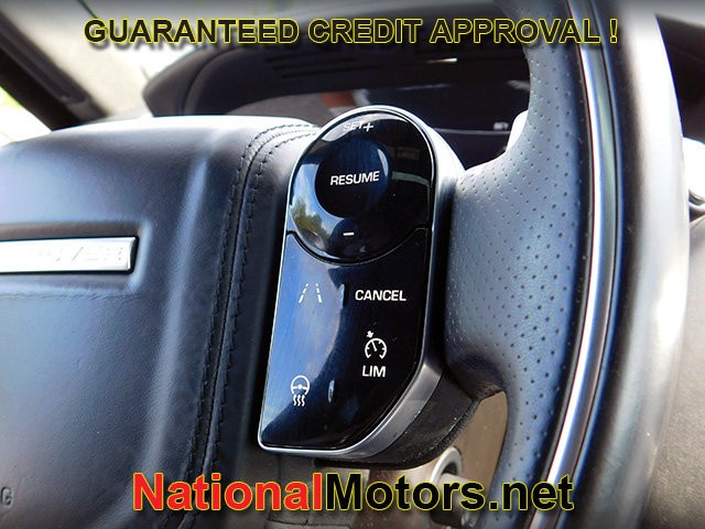 Land Rover Range Rover Sport Vehicle Full-screen Gallery Image 26