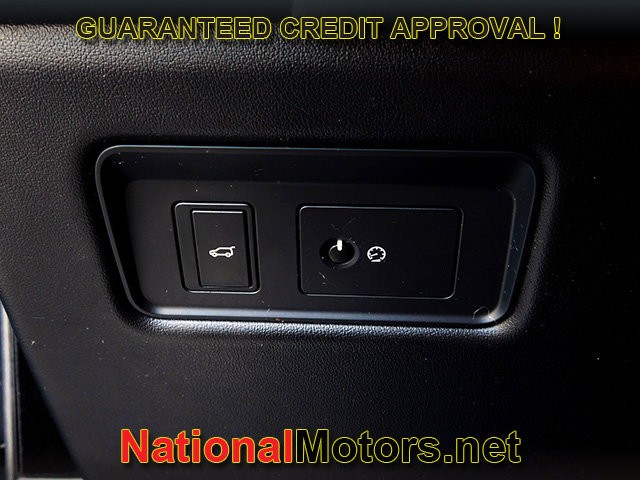 Land Rover Range Rover Sport Vehicle Full-screen Gallery Image 29
