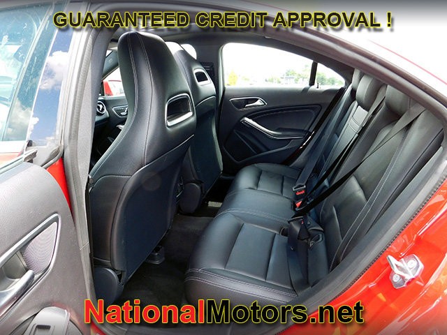 Mercedes-Benz CLA Vehicle Full-screen Gallery Image 13