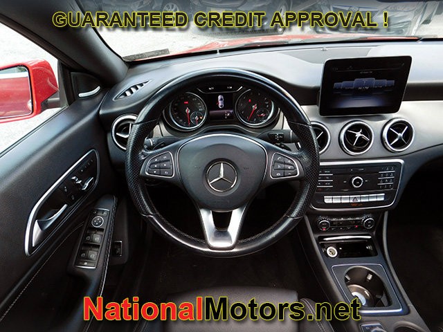 Mercedes-Benz CLA Vehicle Full-screen Gallery Image 15