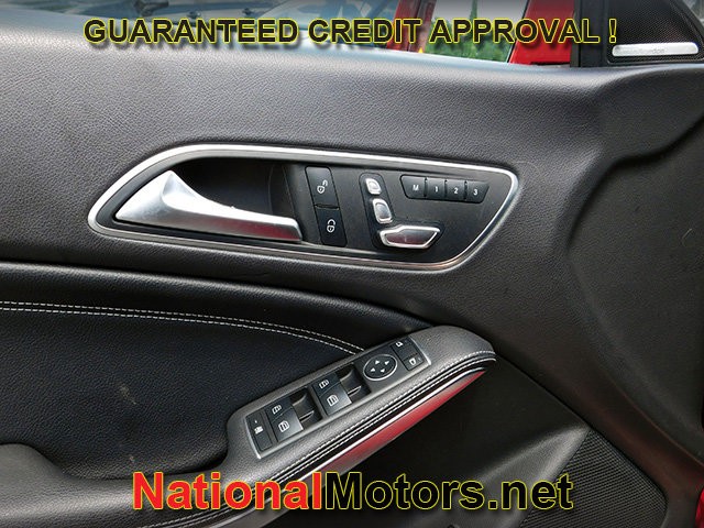 Mercedes-Benz CLA Vehicle Full-screen Gallery Image 16
