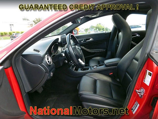Mercedes-Benz CLA Vehicle Full-screen Gallery Image 18