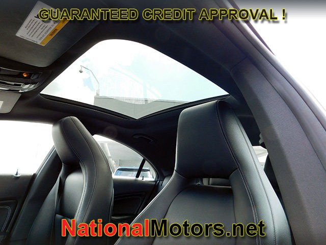 Mercedes-Benz CLA Vehicle Full-screen Gallery Image 19