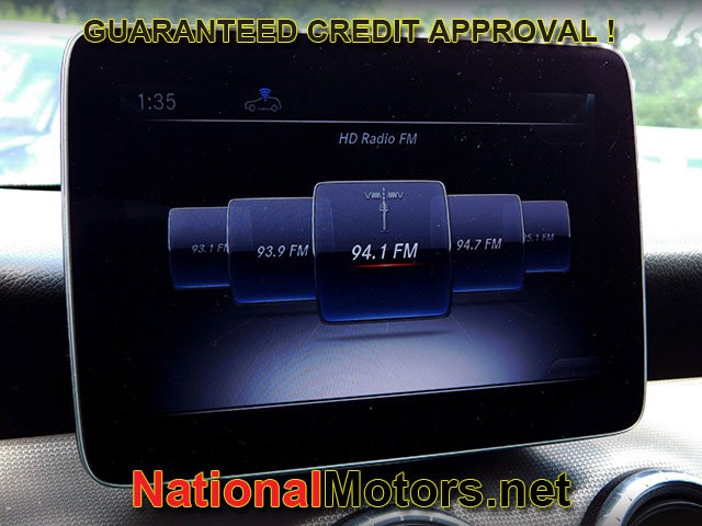 Mercedes-Benz CLA Vehicle Full-screen Gallery Image 20
