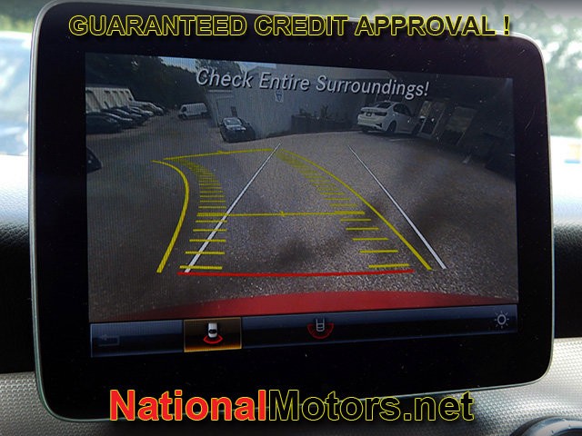Mercedes-Benz CLA Vehicle Full-screen Gallery Image 21