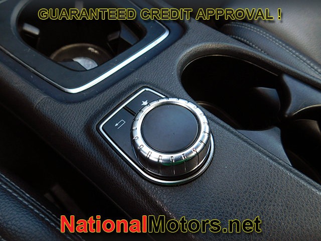 Mercedes-Benz CLA Vehicle Full-screen Gallery Image 23