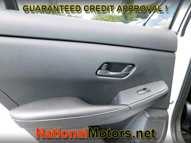 Nissan Sentra Vehicle Full-screen Gallery Image 07