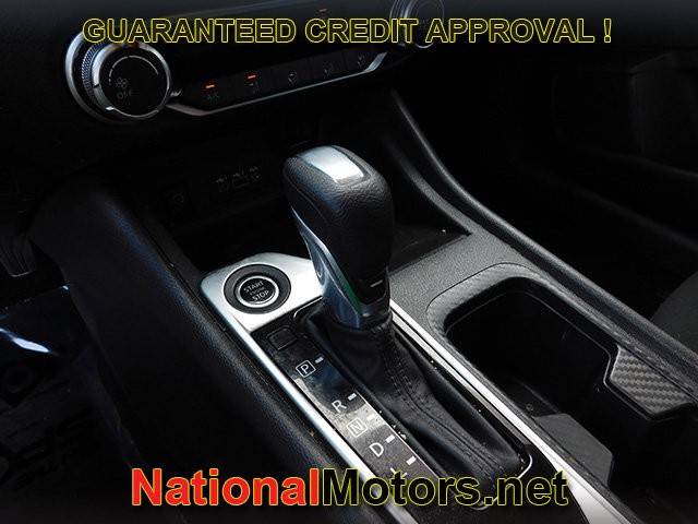 Nissan Sentra Vehicle Full-screen Gallery Image 14