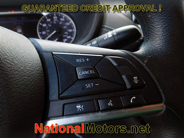 Nissan Sentra Vehicle Full-screen Gallery Image 15