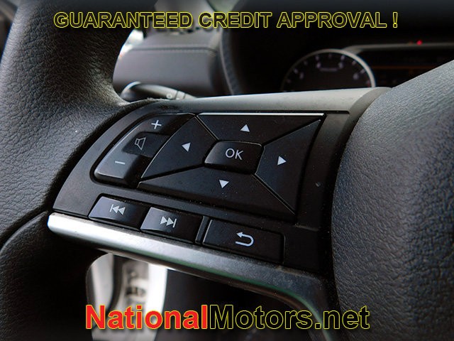 Nissan Sentra Vehicle Full-screen Gallery Image 16