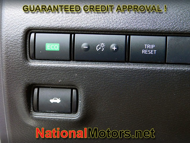 Nissan Sentra Vehicle Full-screen Gallery Image 18