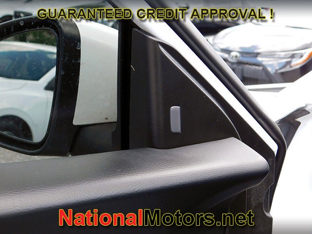 Nissan Sentra Vehicle Full-screen Gallery Image 19
