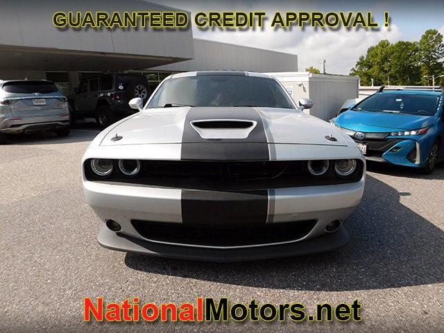 Dodge Challenger Vehicle Full-screen Gallery Image 03